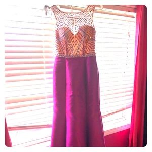 Prom dress size 6 runs a bit small